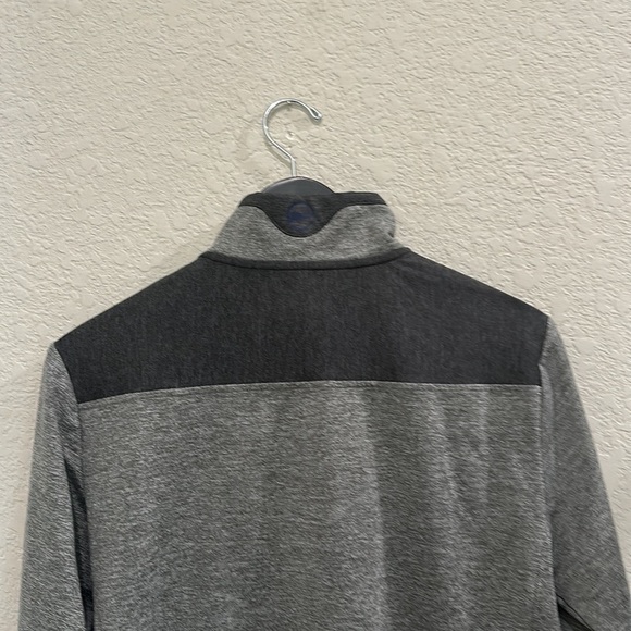 Vineyard Vines 1/4 zipper men’s small - Picture 8 of 9